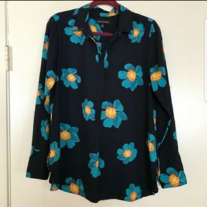 Like New pretty BR floral top